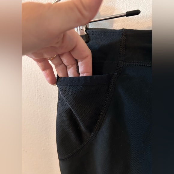 NIKE - Dri-Fit women’s running shorts black in small - Picture 5 of 9